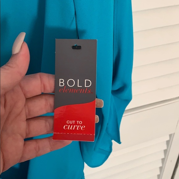 Sea green Cut To Curve Blouse - Picture 5 of 7